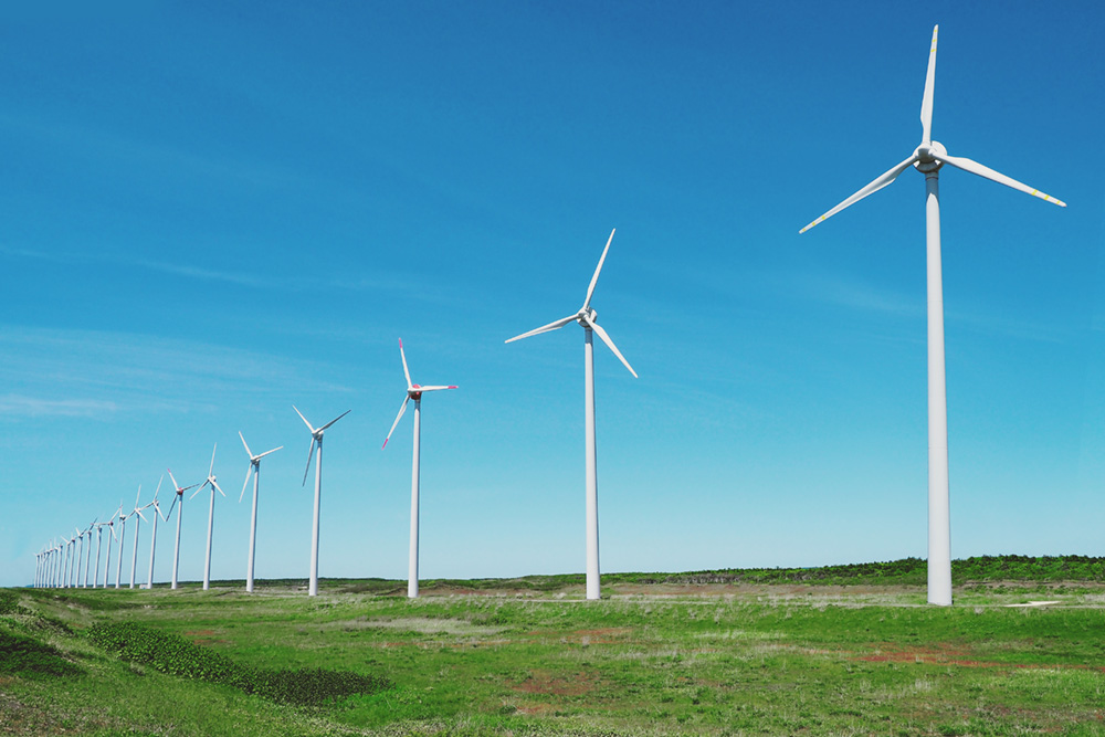 電気発電する風車